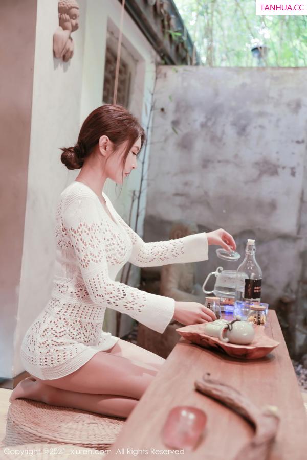 SOLO-尹菲  [XiuRen]高清写真图 2021.06.10 VOL.3530 Emily尹菲第2张图片